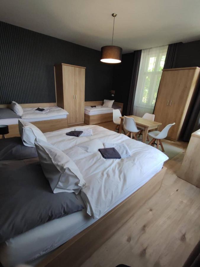 Bed and Breakfast Deák Panzió Nagykoros Exterior foto